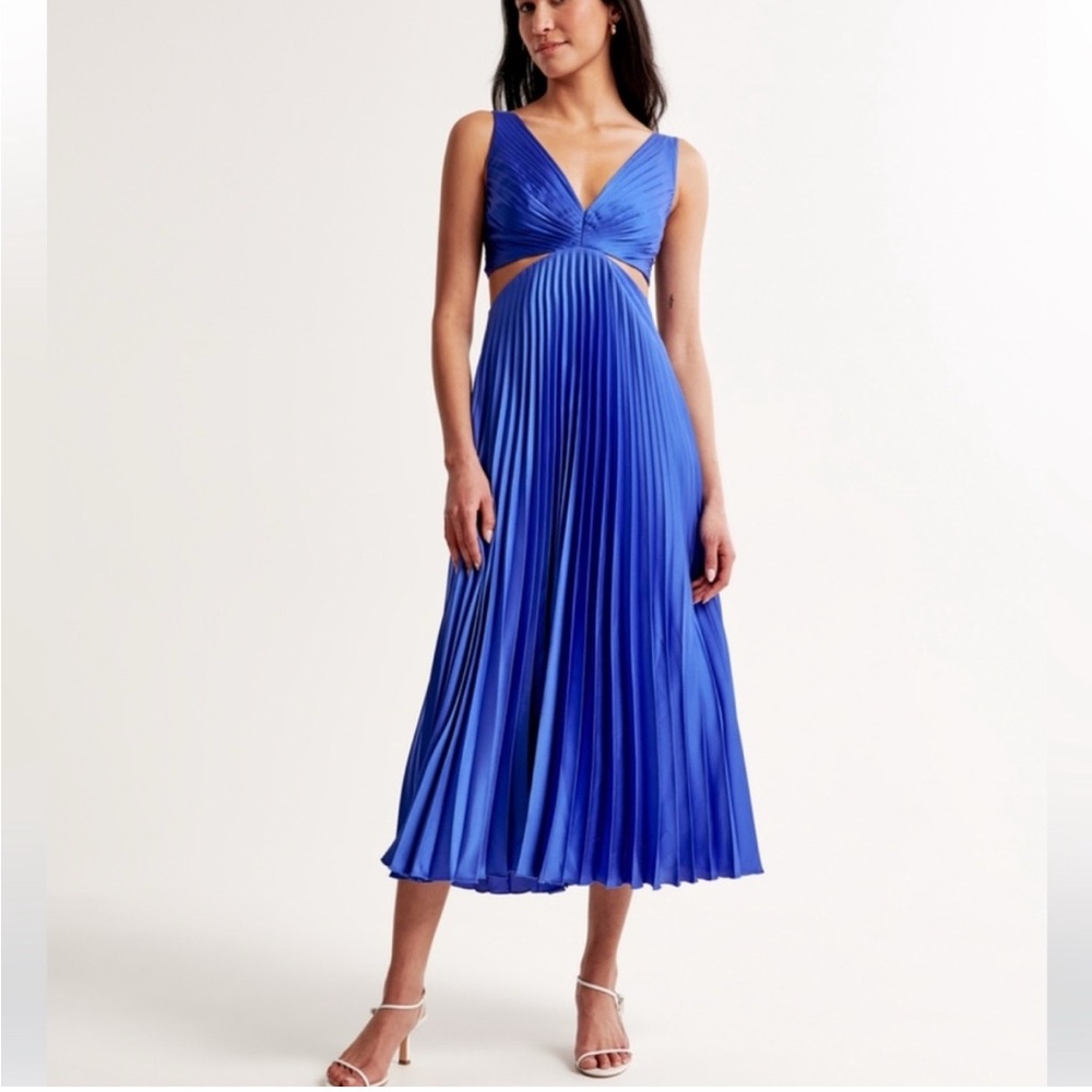 NWOT Abercrombie Women's Giselle Pleated Cutout Midi Maxi Dress Blue Size Medium